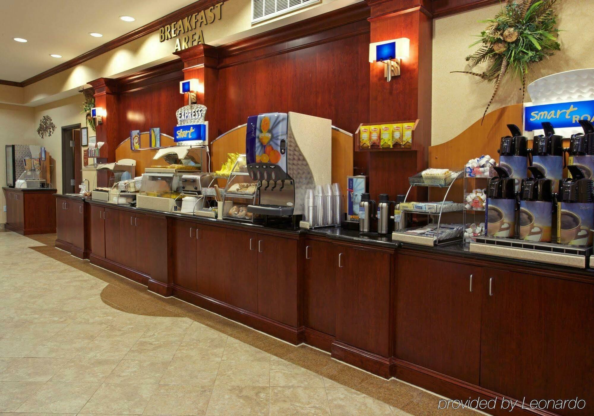 Holiday Inn Express & Suites Houston East By Ihg Ristorante foto