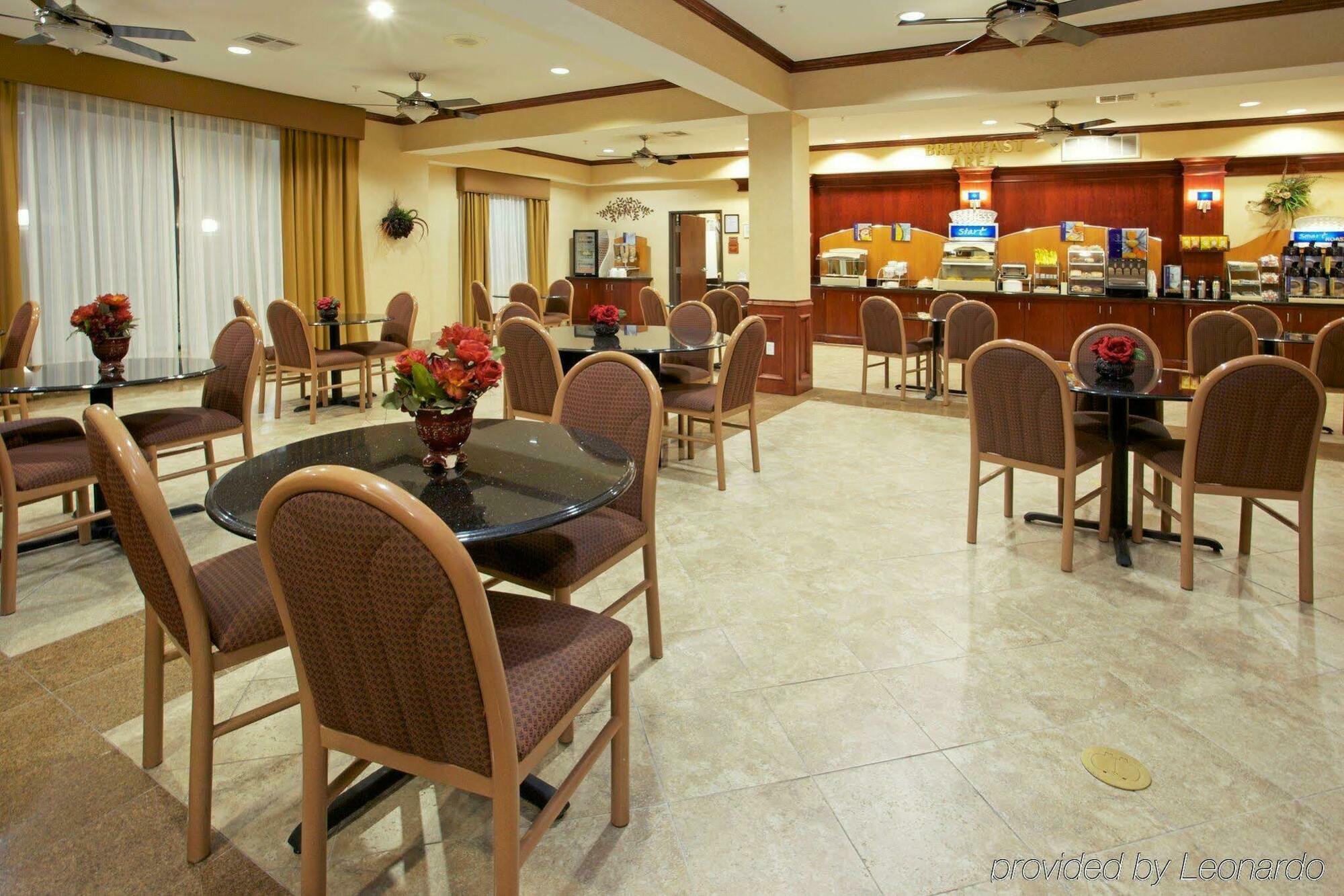 Holiday Inn Express & Suites Houston East By Ihg Esterno foto
